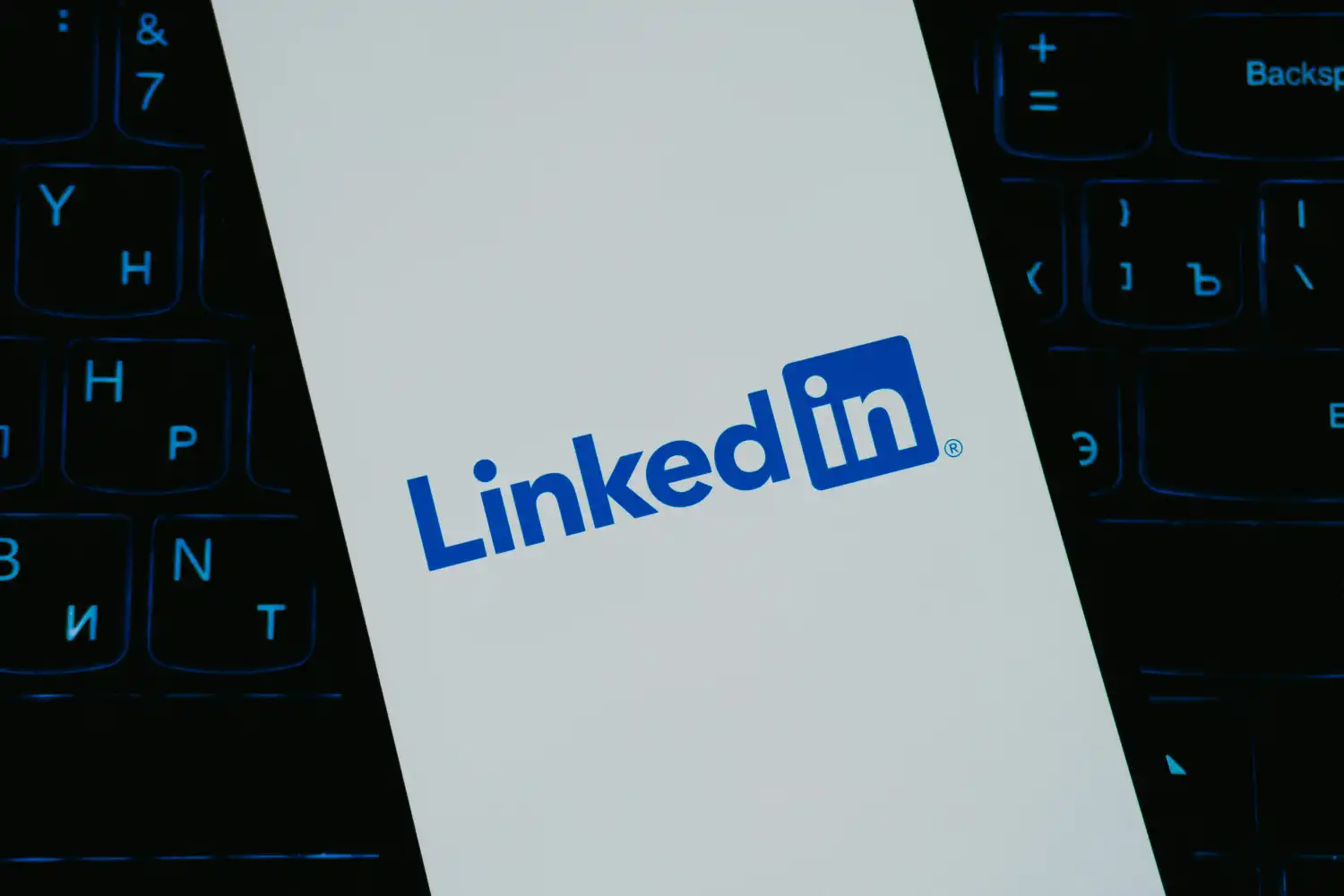 LinkedIn - професионална мрежа за B2B комуникация